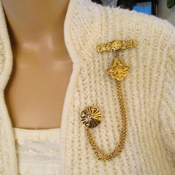 VICTORIAN REVIVAL Gold Etruscan Taille d'epargne Chatelaine Brooch ~ ANTIQUE - Picture 1 of 14